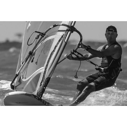 Kona One Vindsurfingrigg
